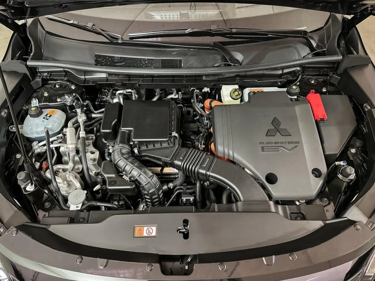 Mitsubishi Outlander photo Mitsubishi Outlander