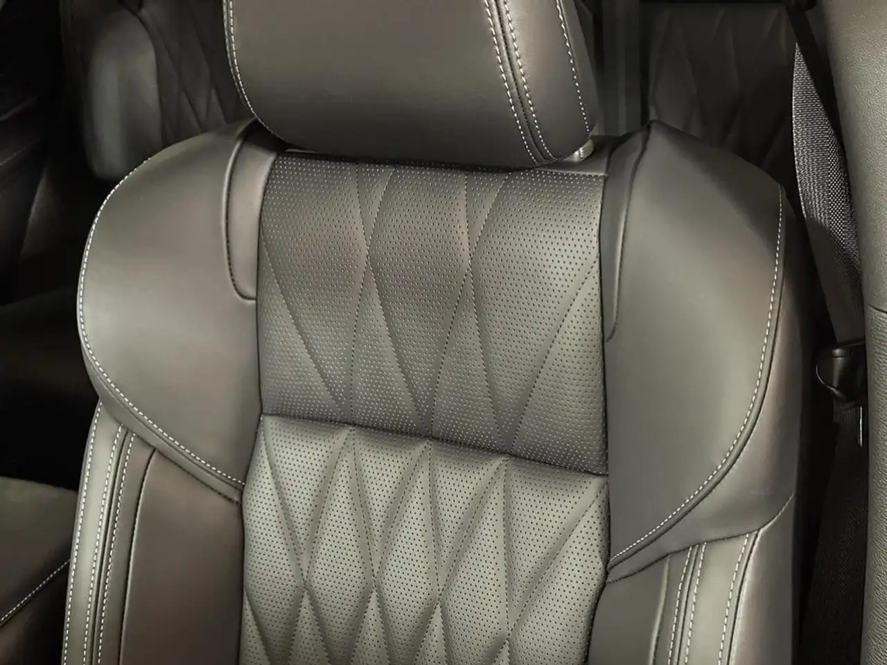 Mitsubishi Outlander photo Mitsubishi Outlander
