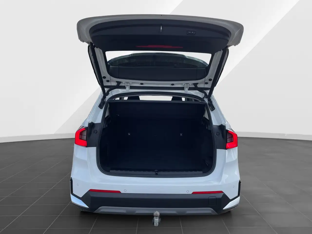 BMW X1 sDrive18d /AHK /Adap. LED /DA+ /PA + /HUD 13