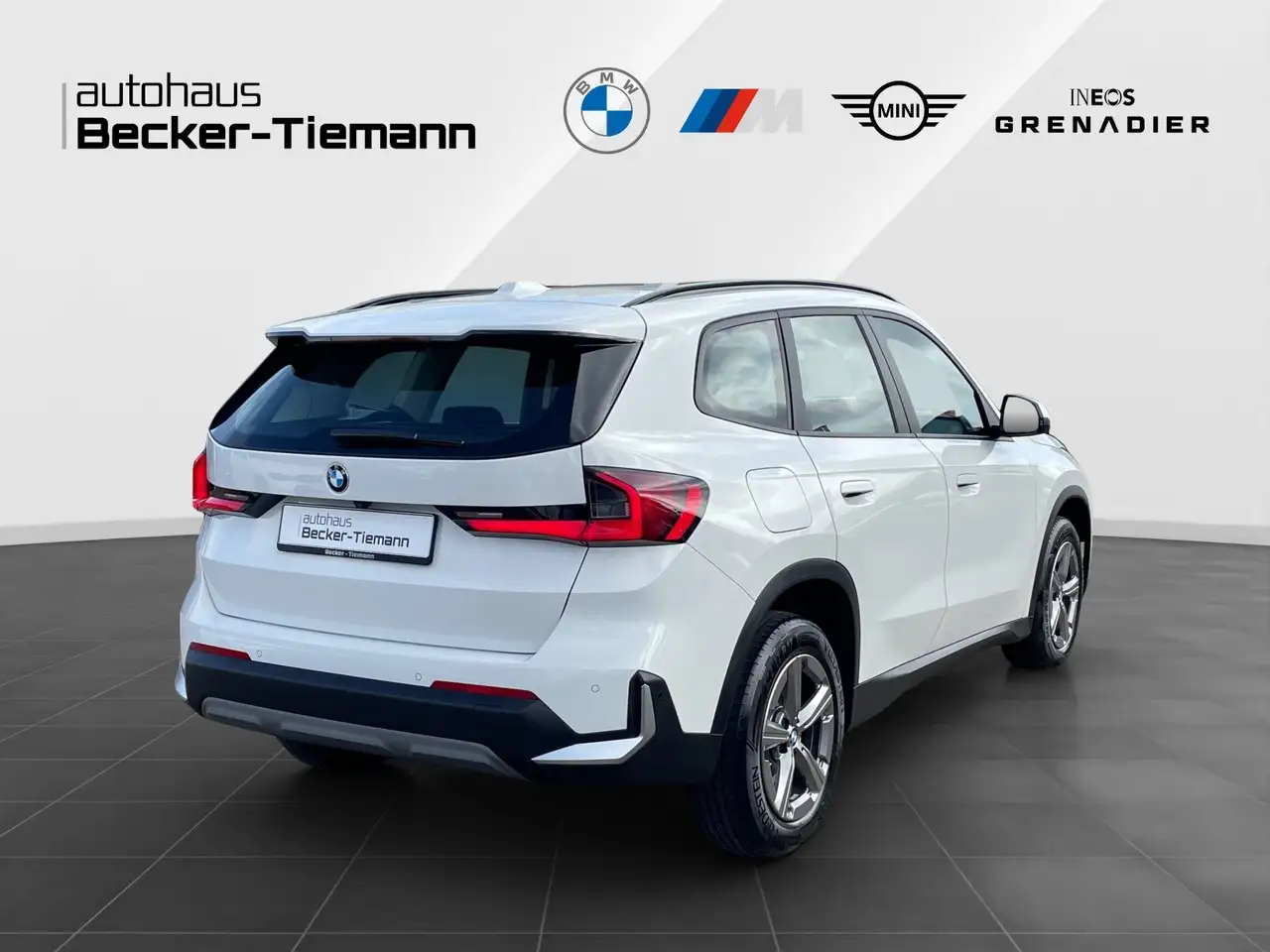 BMW X1 sDrive18d /AHK /Adap. LED /DA+ /PA + /HUD 6