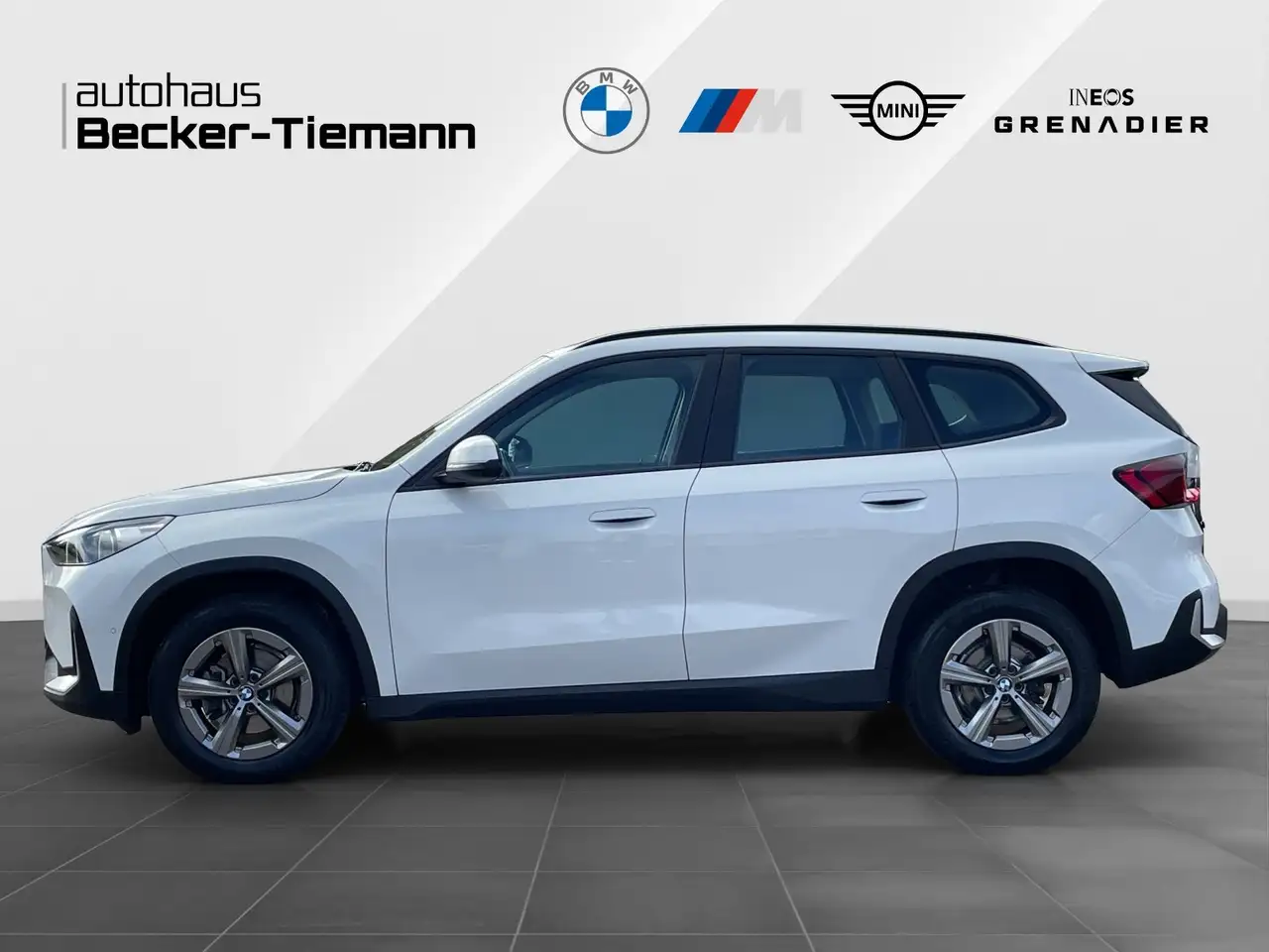 BMW X1 sDrive18d /AHK /Adap. LED /DA+ /PA + /HUD 3