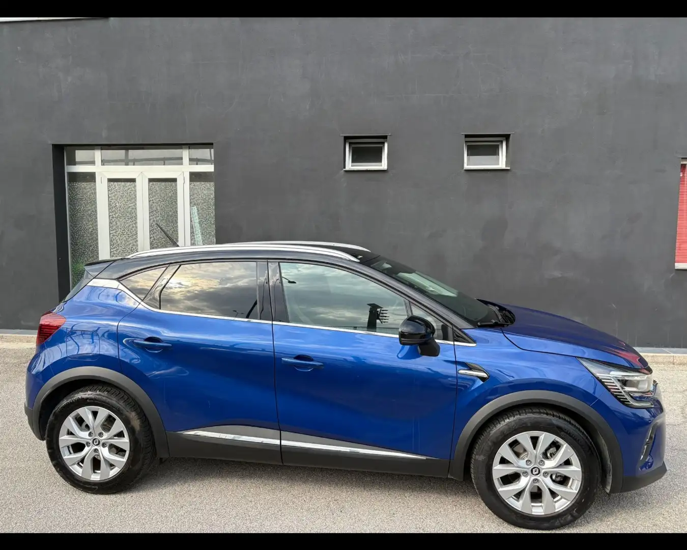 Renault Captur 1.6 E-TECH Hybrid Zen Blau - 2