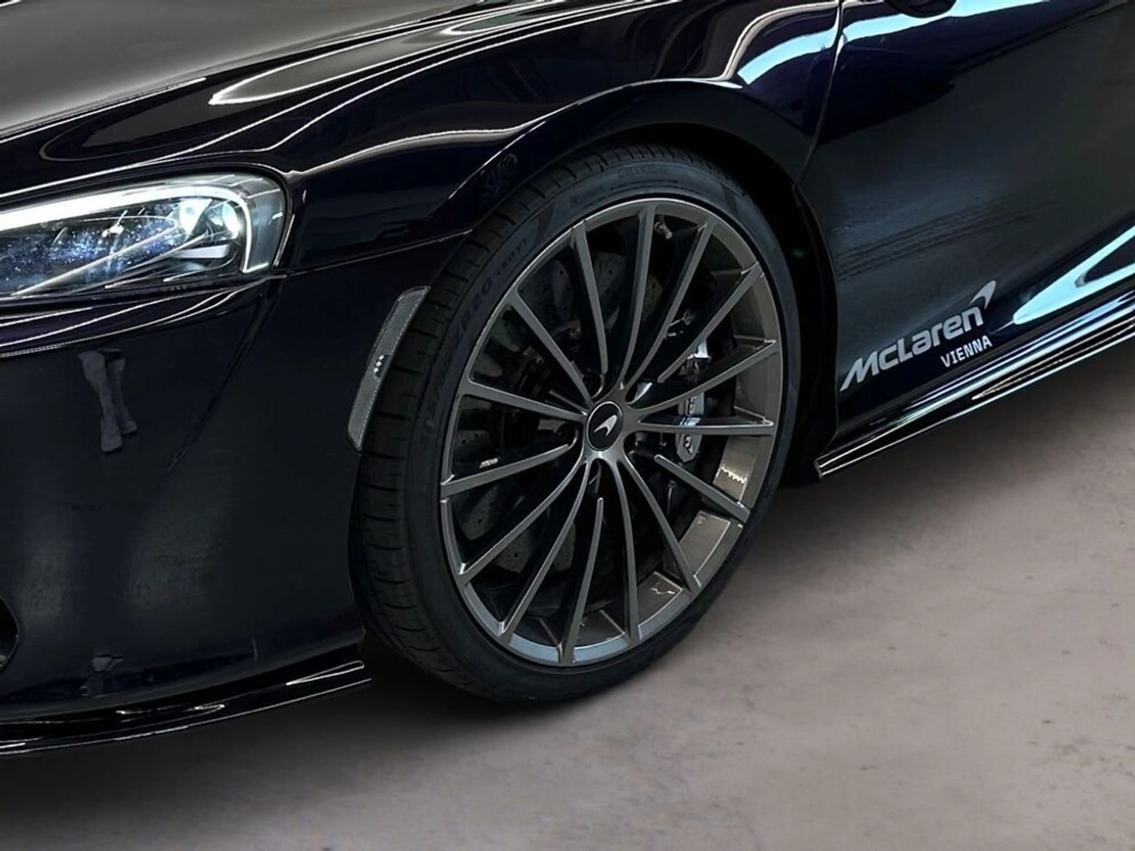 McLaren GT GT / MSO Amethyst Black — photo 5