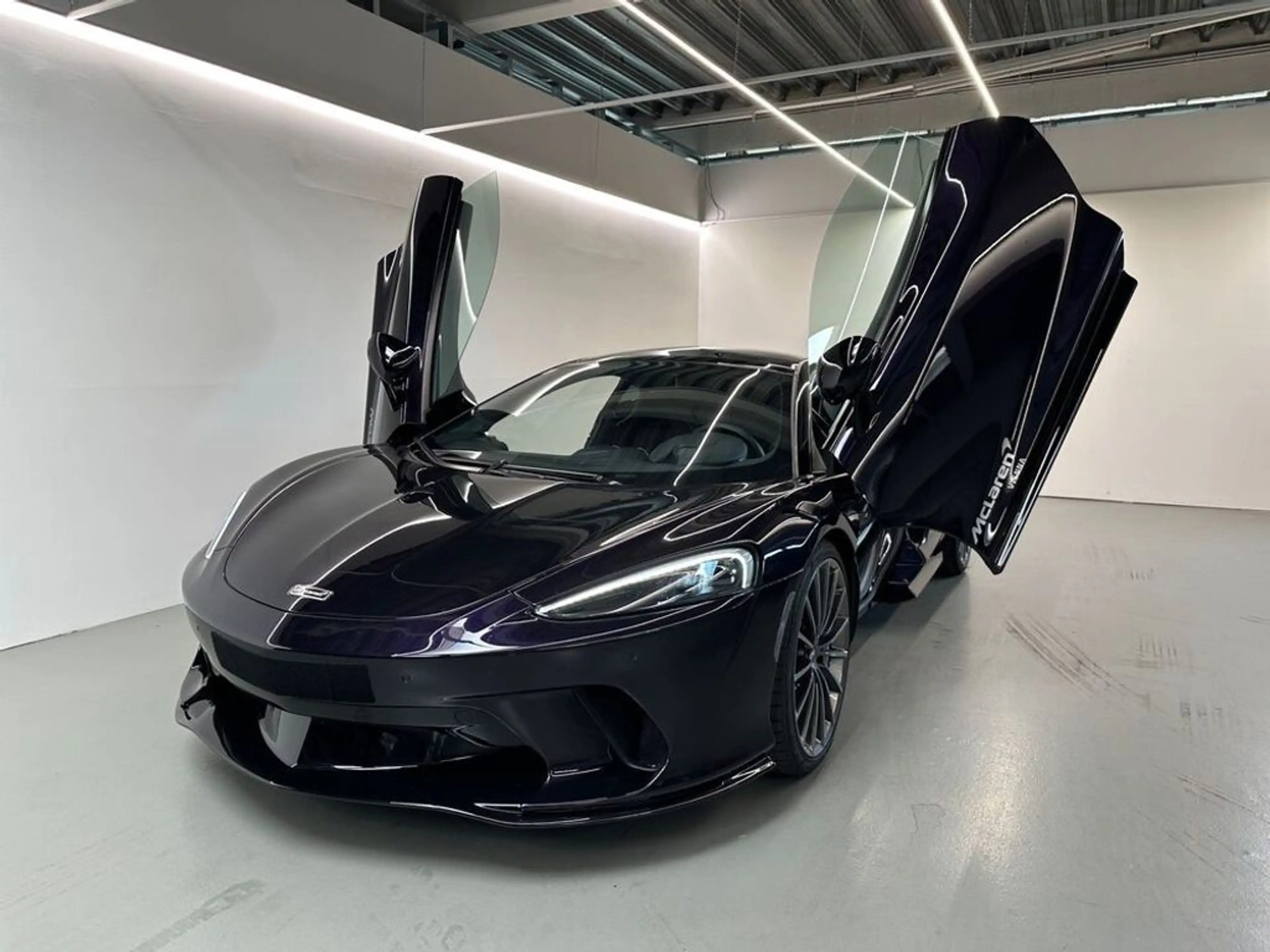 McLaren GT GT / MSO Amethyst Black — photo 7