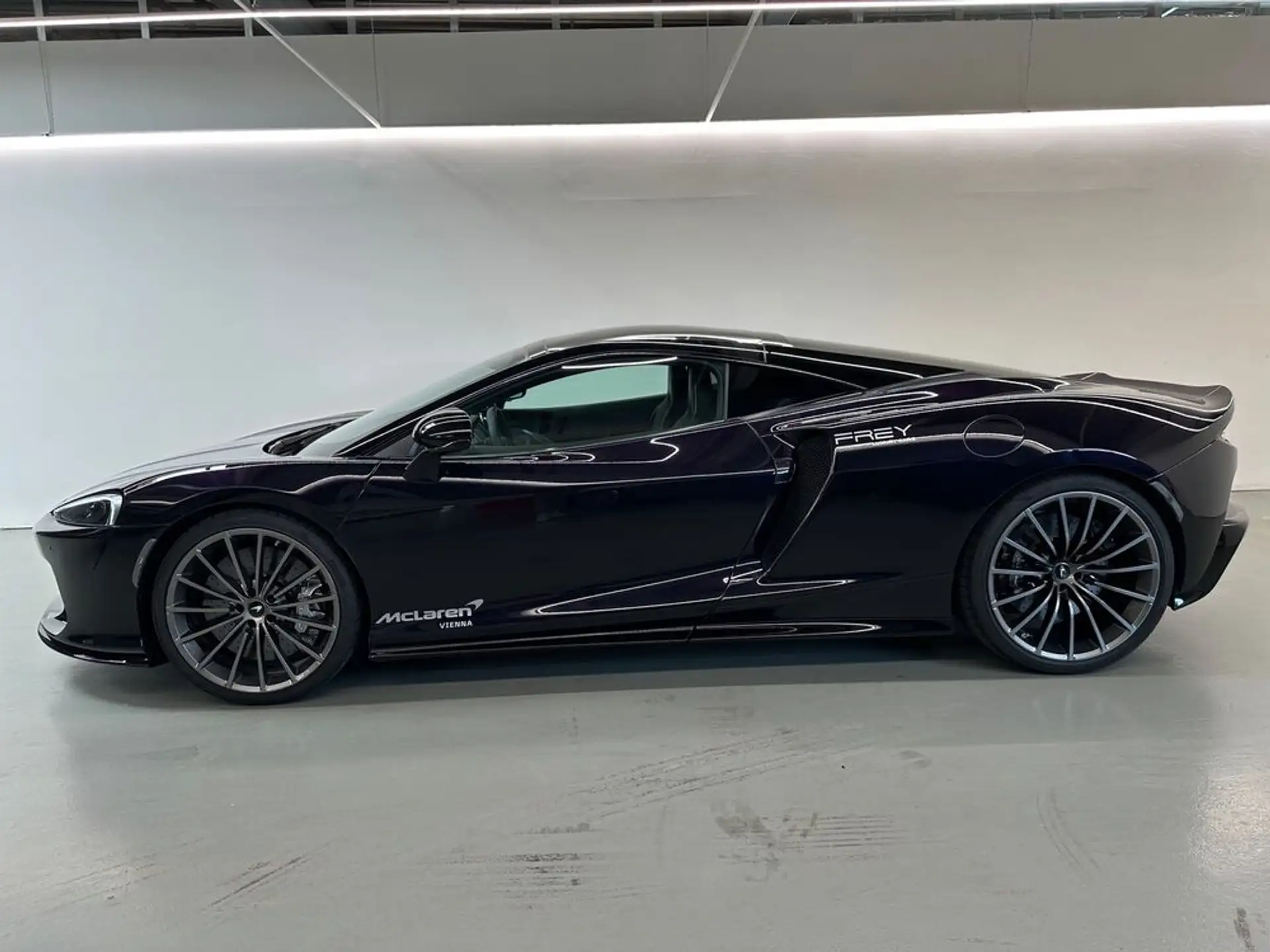 맥라렌 GT 2023 검정 사진 4