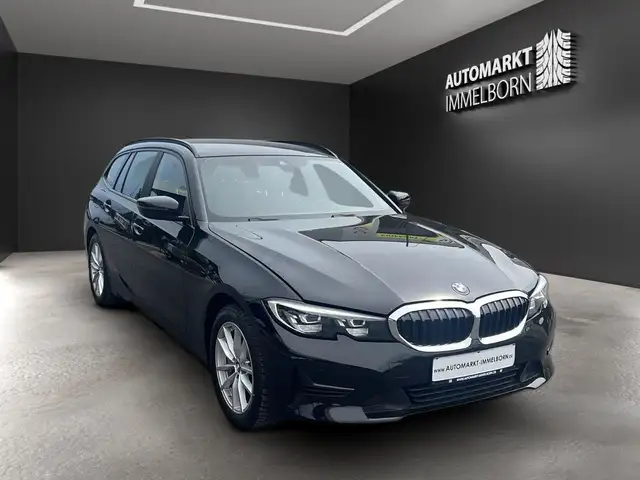 BMW 3 Series view 2