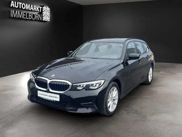 BMW 3 Series view 3