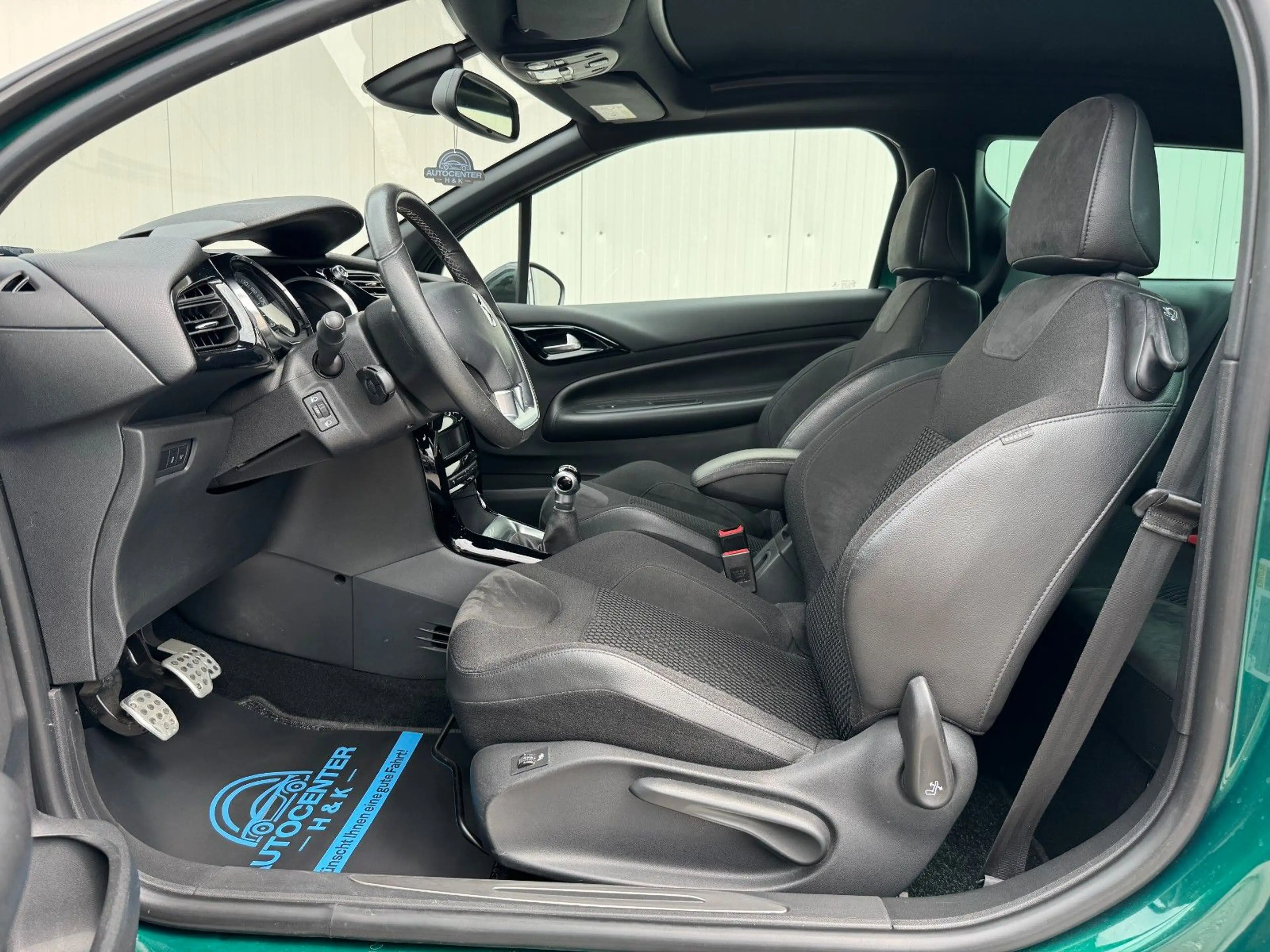 DS Automobiles DS 3 Cabrio So Chic *NAVI*LED*SHZ*KAM* — photo 12