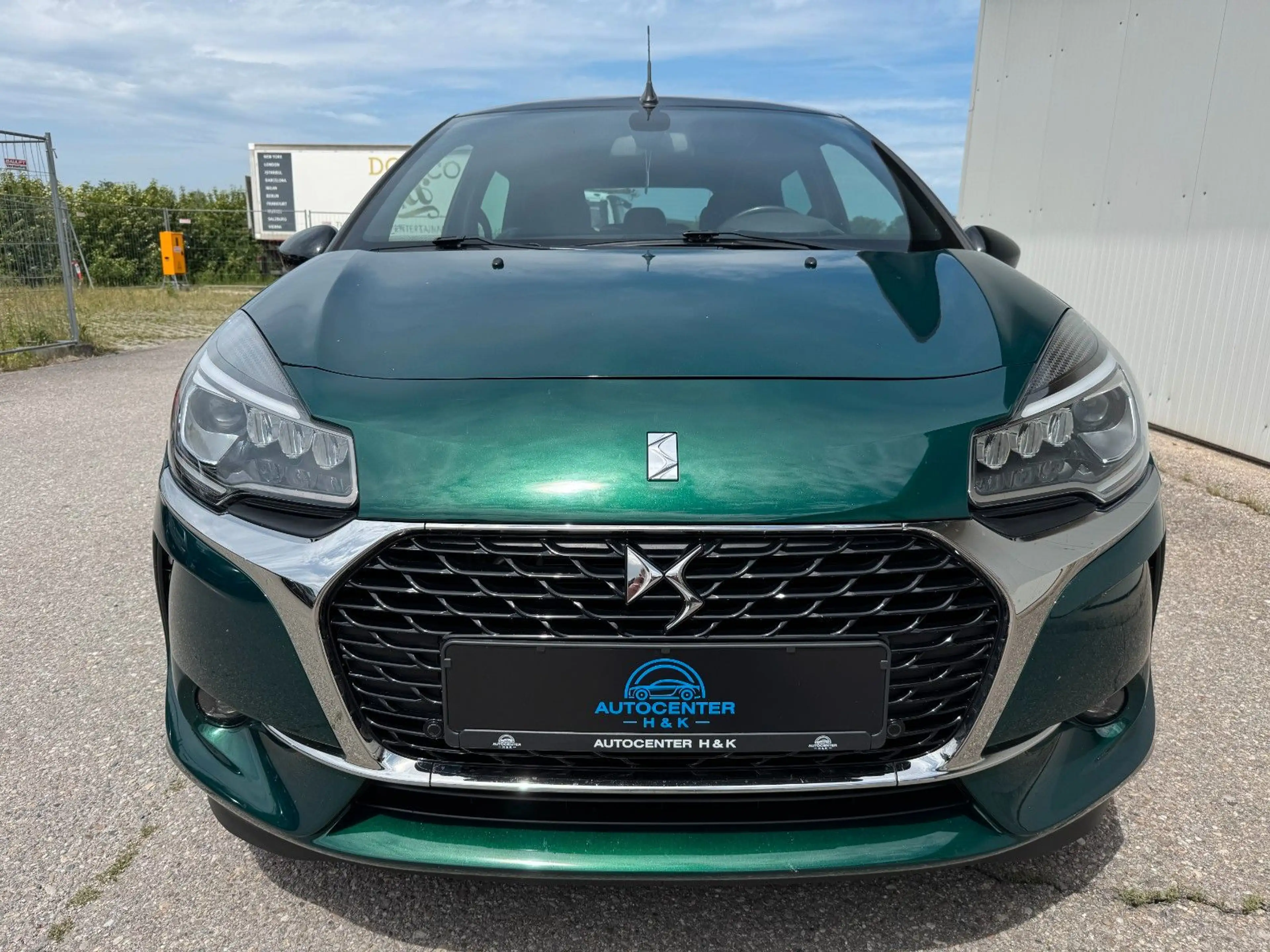 DS Automobiles DS 3 Cabrio So Chic *NAVI*LED*SHZ*KAM* — photo 3