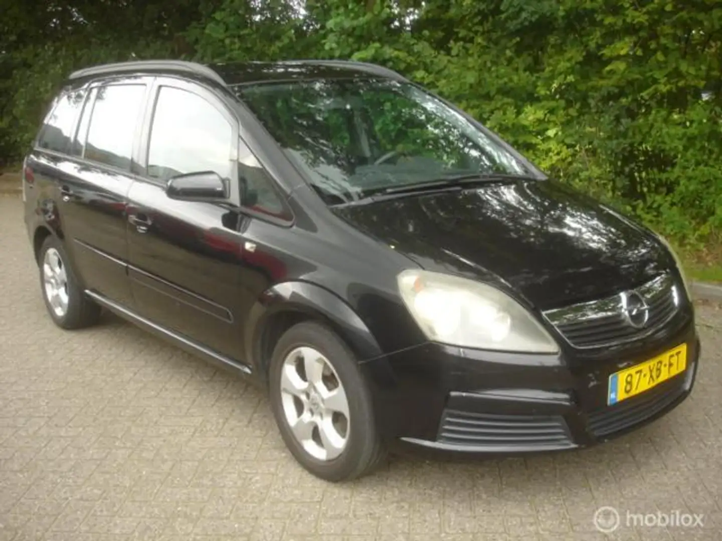 Opel Zafira 1.9 CDTi Business 7 Pers. Airco APK 23-9-2026 Zwart - 1