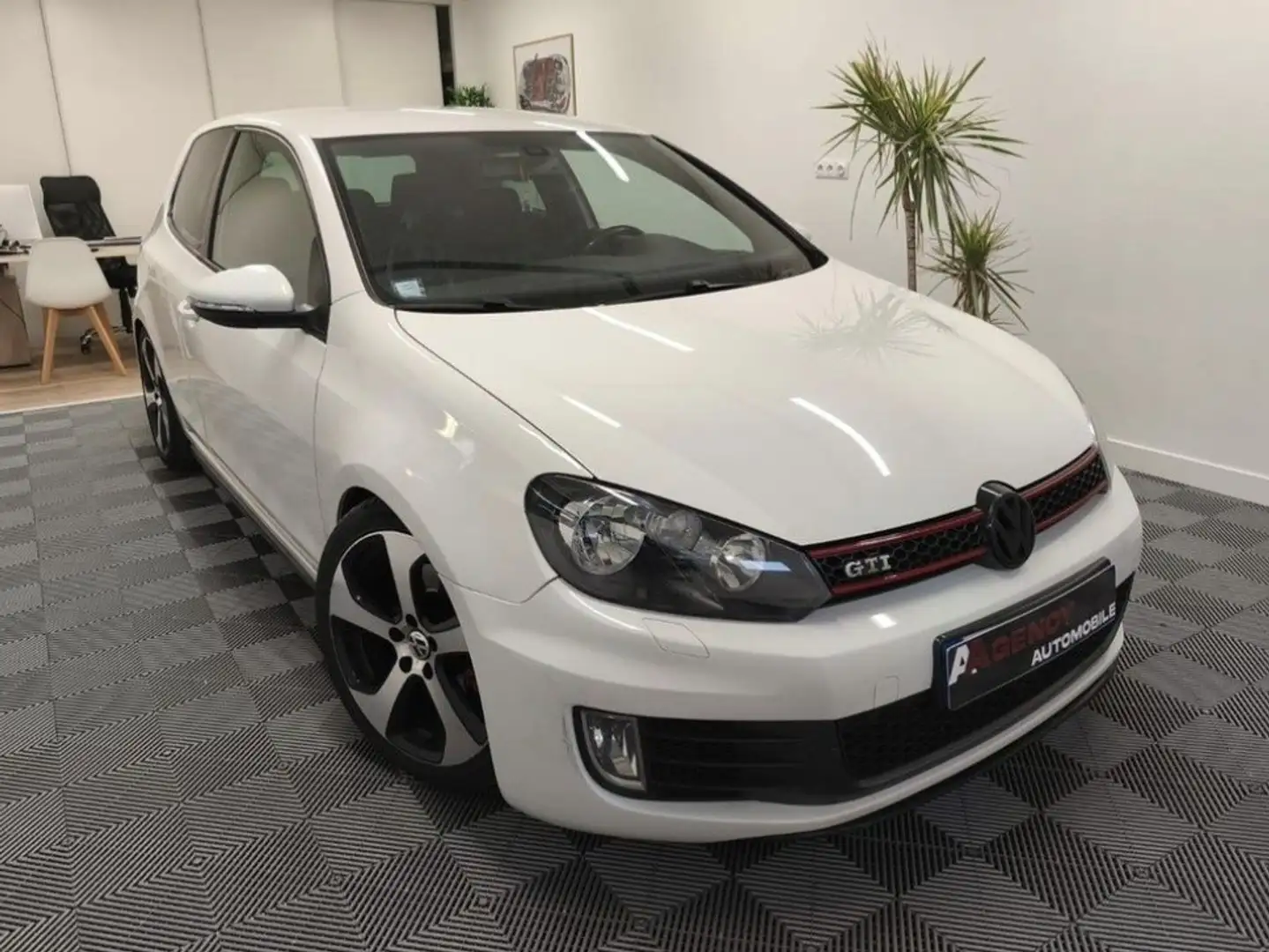 Volkswagen Golf GTI 2.0 TSI 210 - 1