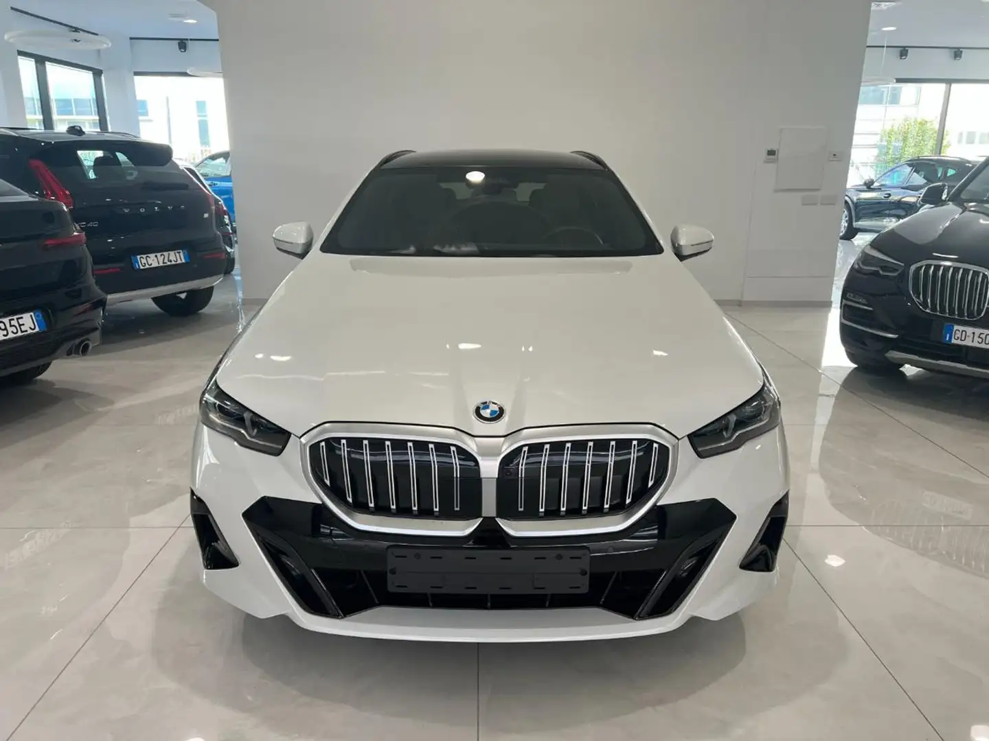 BMW 520 d 48V sDrive Touring Msport FULL OPTIONAL Bianco - 2
