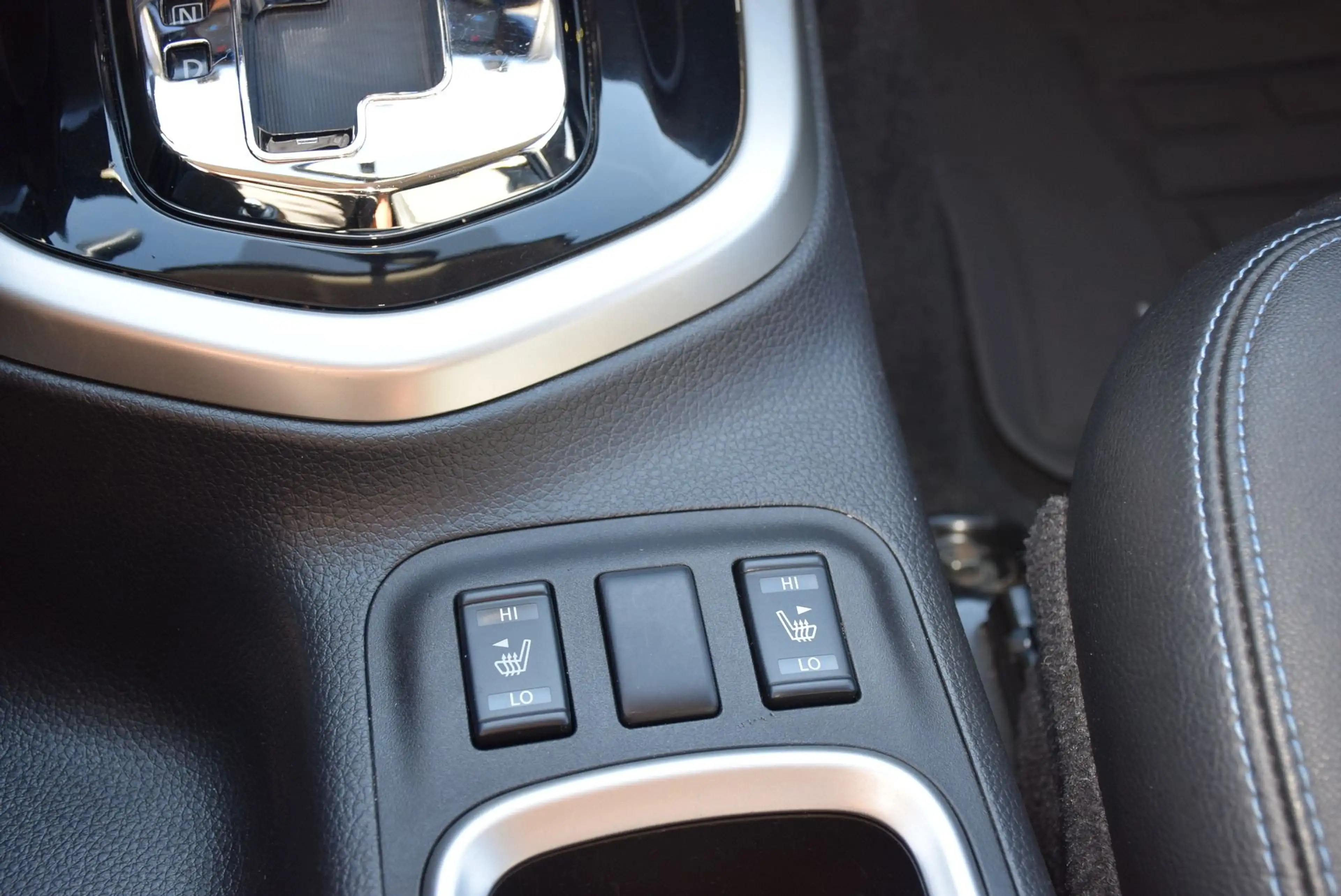 Nissan Navara dCi N-Guard Double Cab AUT — photo 15