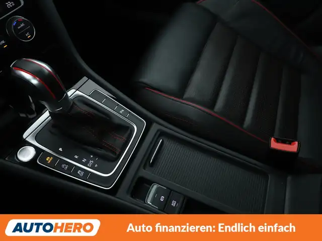 Volkswagen Golf view 26