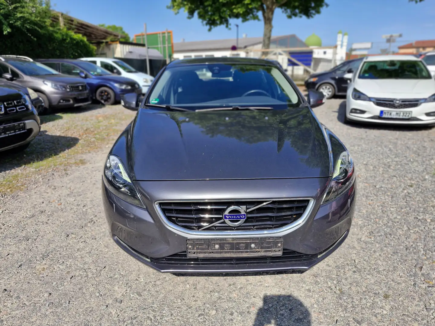 Volvo V40 T2 Kinetic Gris - 1