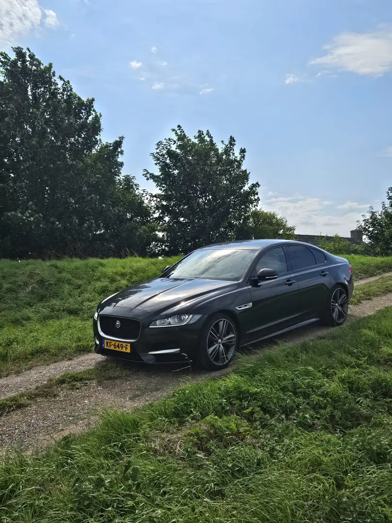 Jaguar XF 2.0d R-Sport Zwart - 2