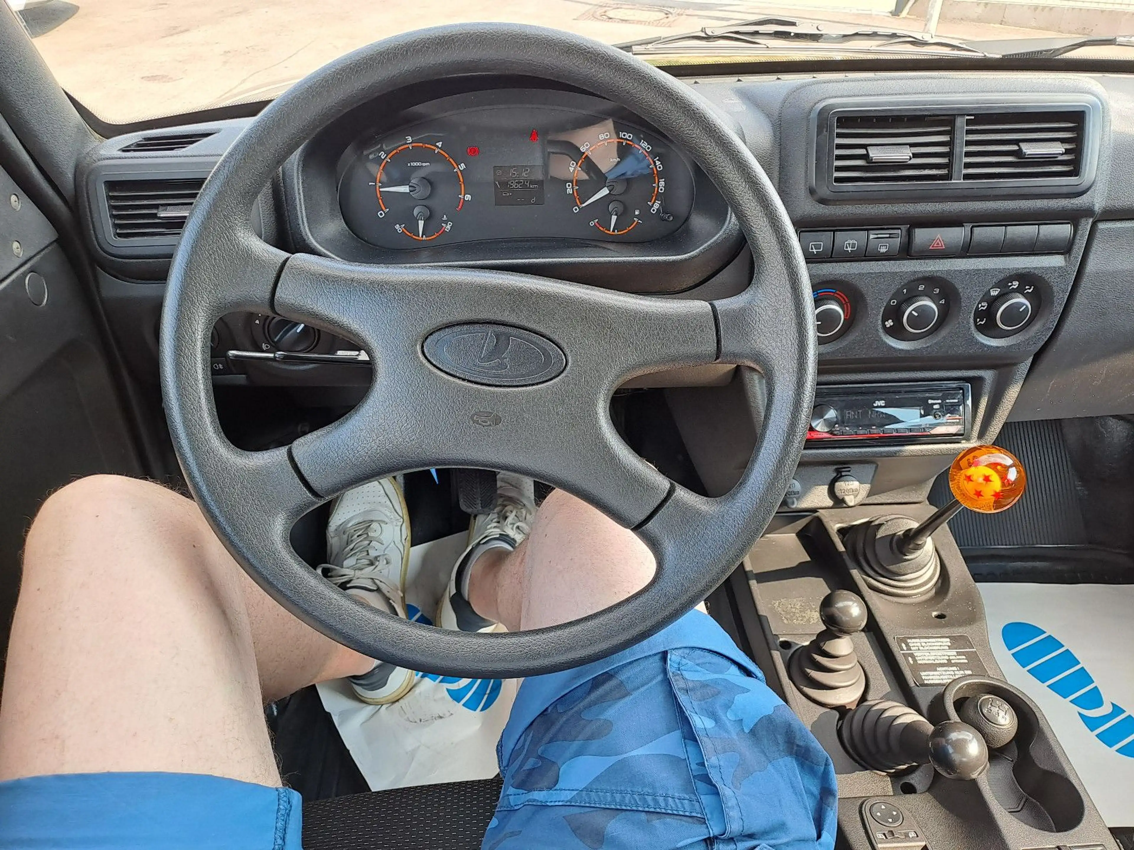 Lada Taiga Lada 4x4 *Sitzheizung*Allwetter*DAB*BT* — photo 10
