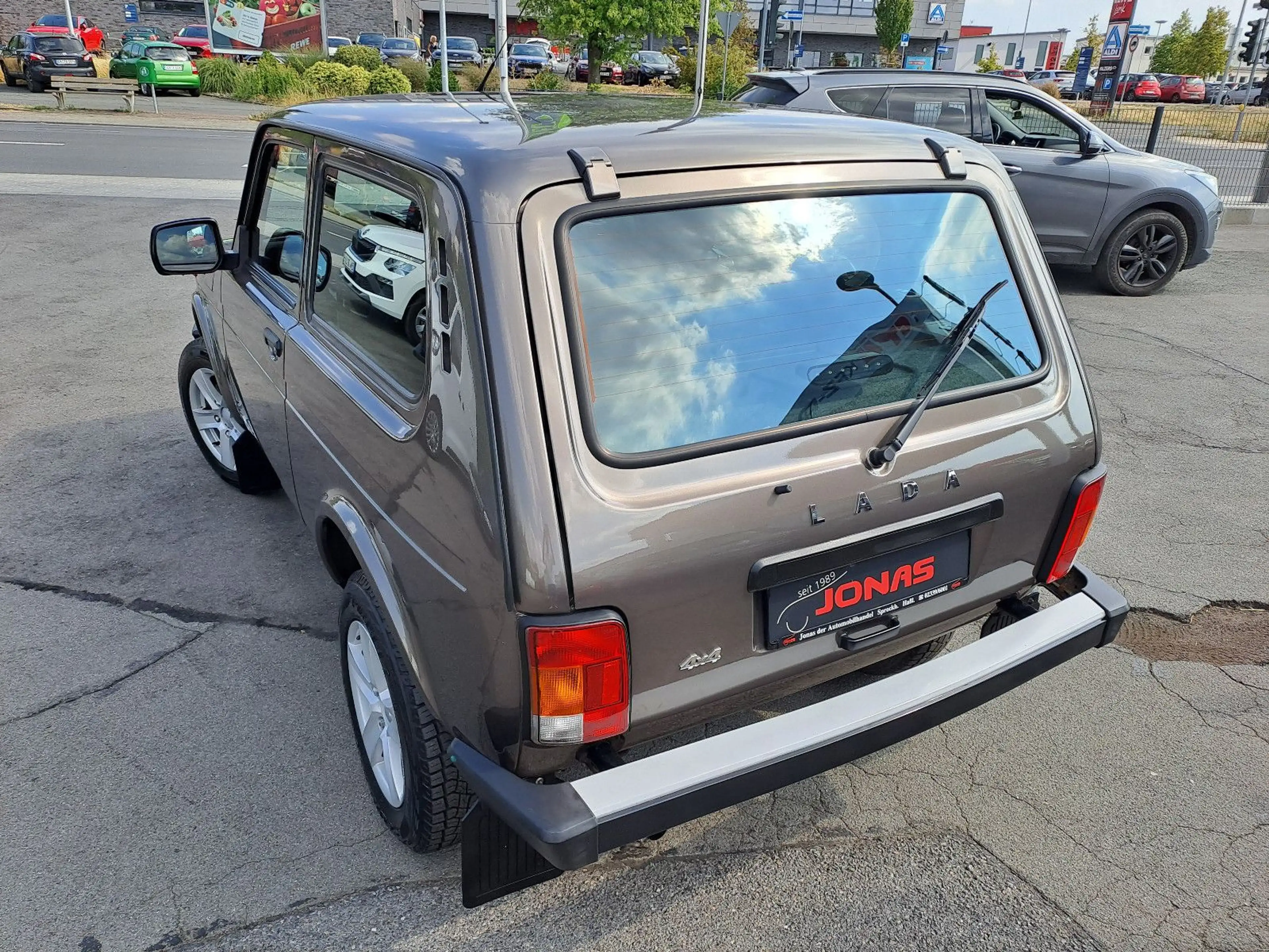 Lada Taiga Lada 4x4 *Sitzheizung*Allwetter*DAB*BT* — photo 3