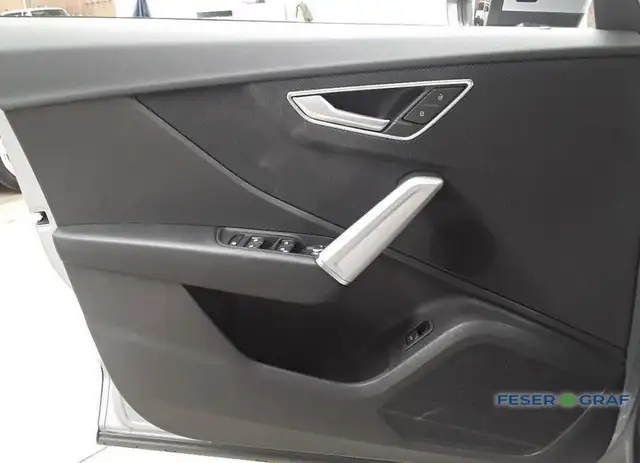 Audi Q2 view 6