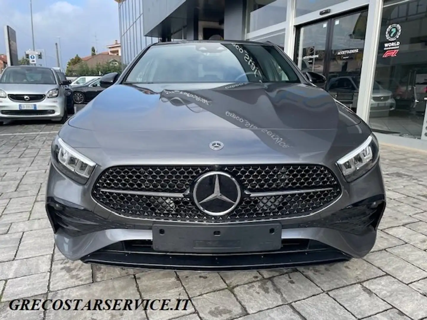 Mercedes-Benz A 200 AMG Line Premium Automatic PackAssistanceGuidaPlus Grigio - 2