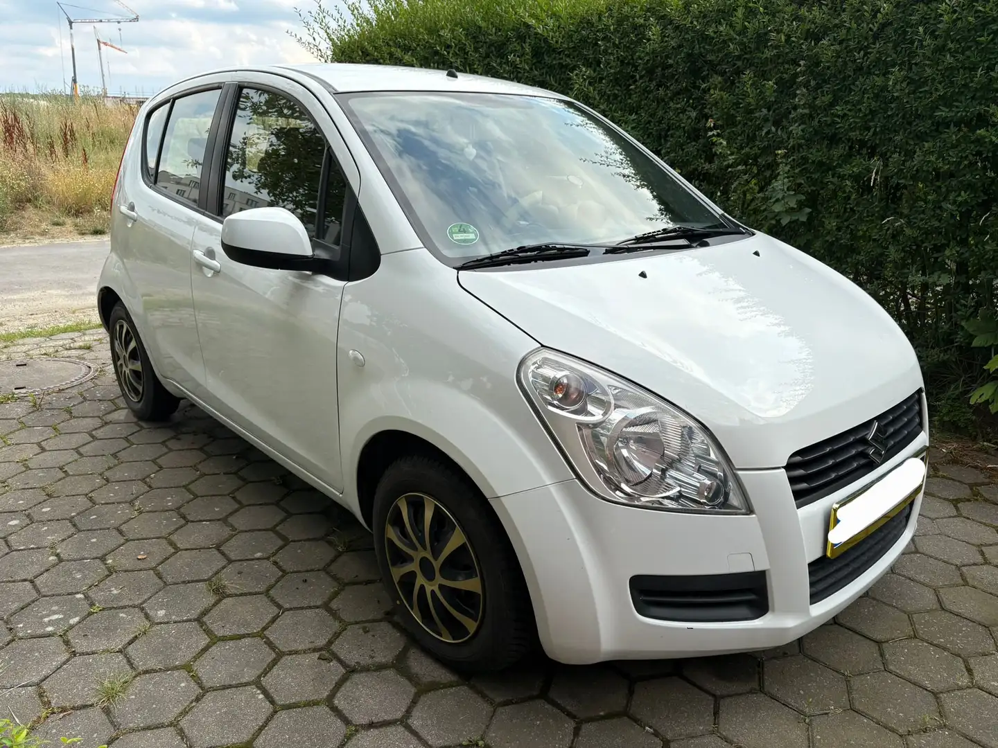 Suzuki Splash Splash 1.0 Basic Weiß - 2