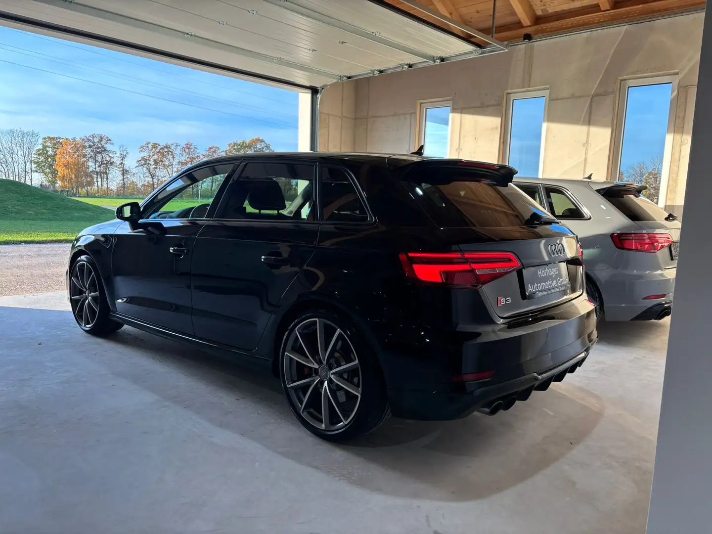Audi S3 Sportback 2.0 TFSI quattro S-Tronic*Top*Erstbesitz Schwarz - 1