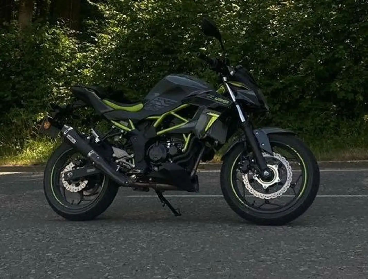 Kawasaki Z 125 Performance Negru - 1