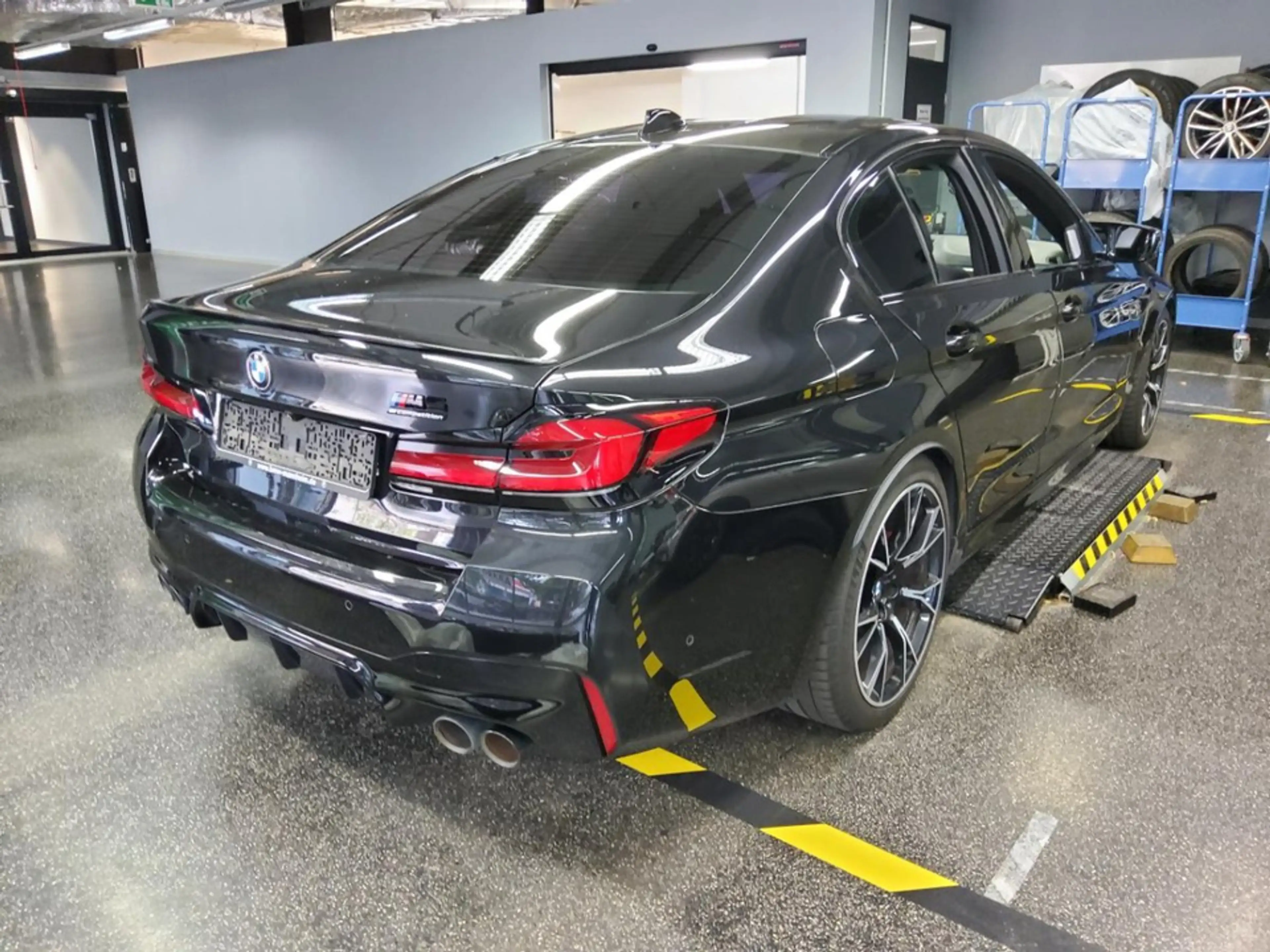 BMW M5 Competition xDrive + GARANTIE - EXPORT-19% — photo 2