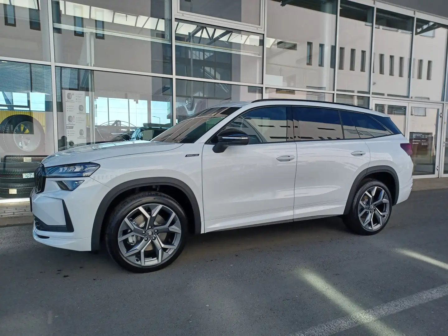 Skoda Kodiaq 2.0 TDI 142 kW 4x4 Sportline Weiß - 1