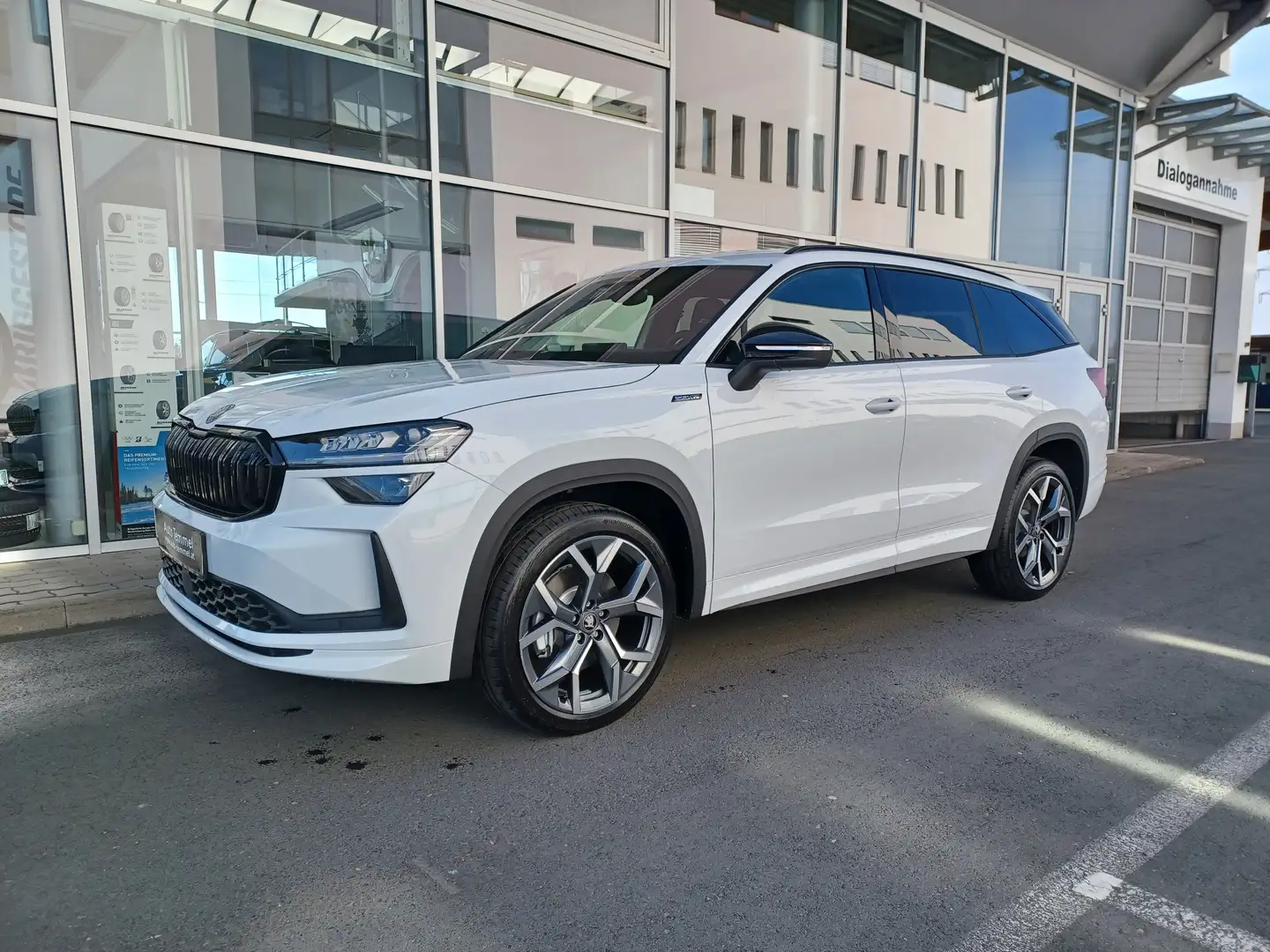 Skoda Kodiaq 2.0 TDI 142 kW 4x4 Sportline Weiß - 2