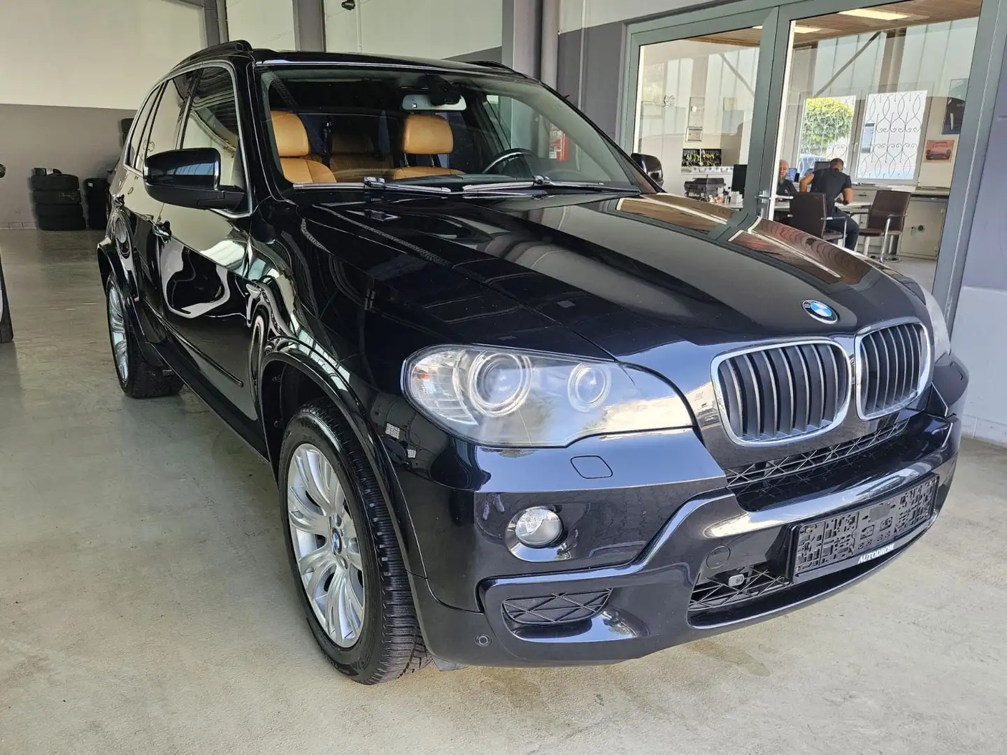 BMW X5 xDrive30d M-Sport Leder+Navi+Pano+Xenon Schwarz - 1