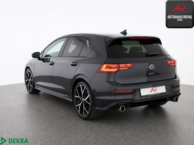 Volkswagen Golf view 3