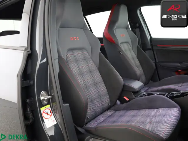 Volkswagen Golf view 12