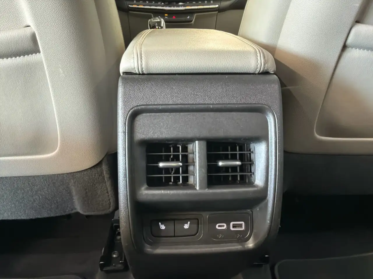 Cadillac XT4 снимка Cadillac XT4