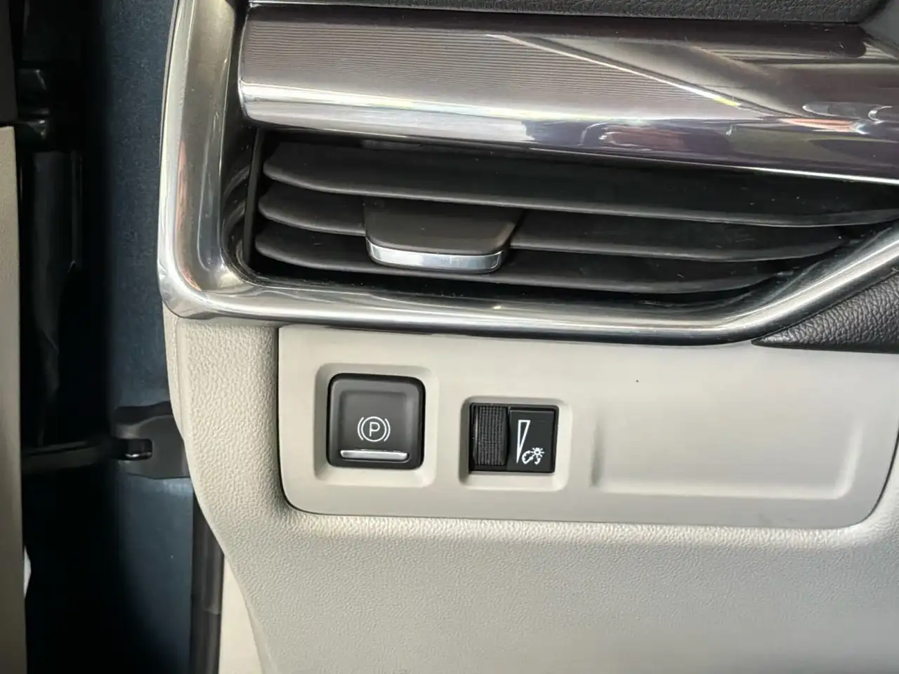 Cadillac XT4 снимка Cadillac XT4