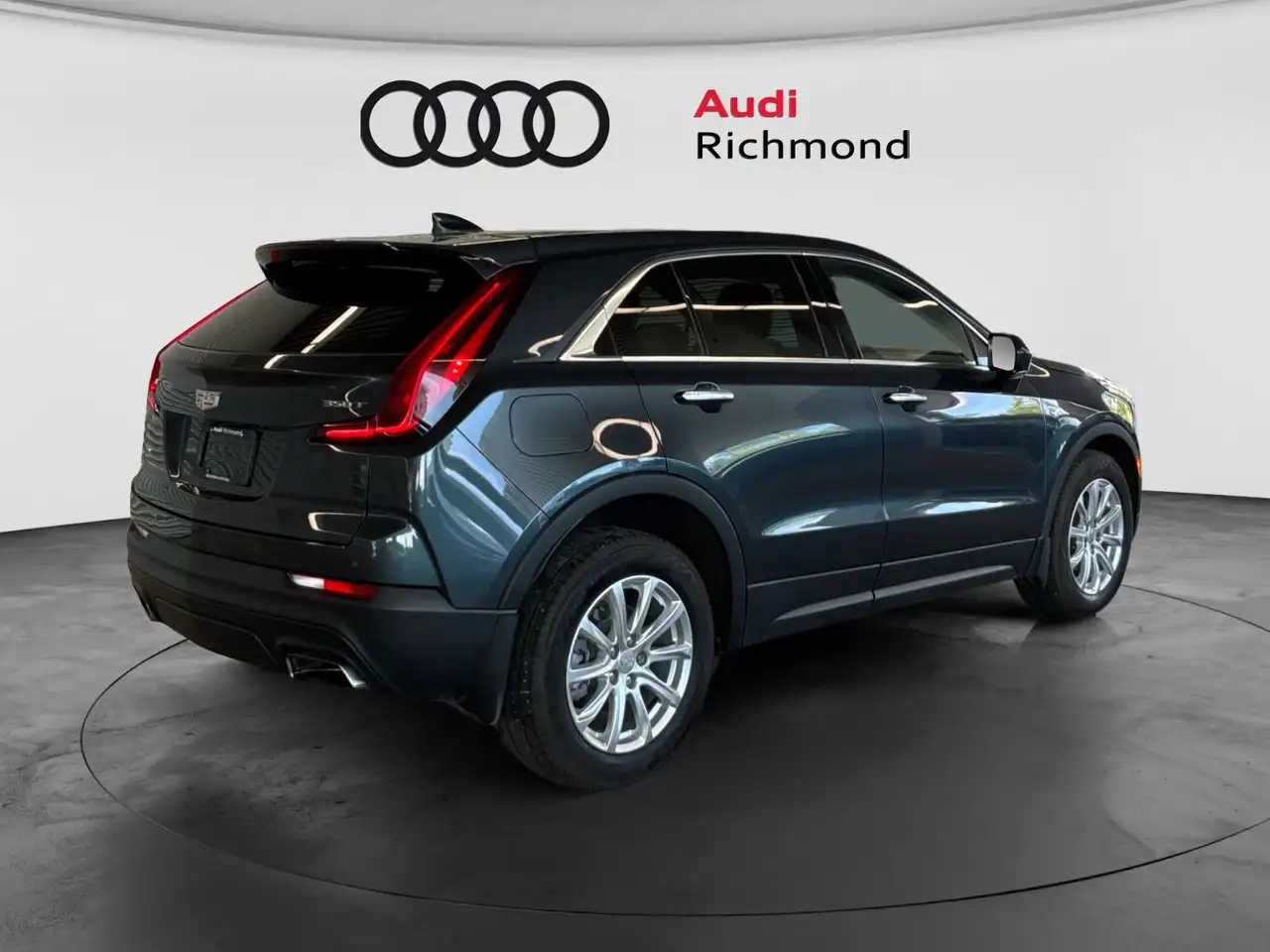 Cadillac XT4 снимка Cadillac XT4