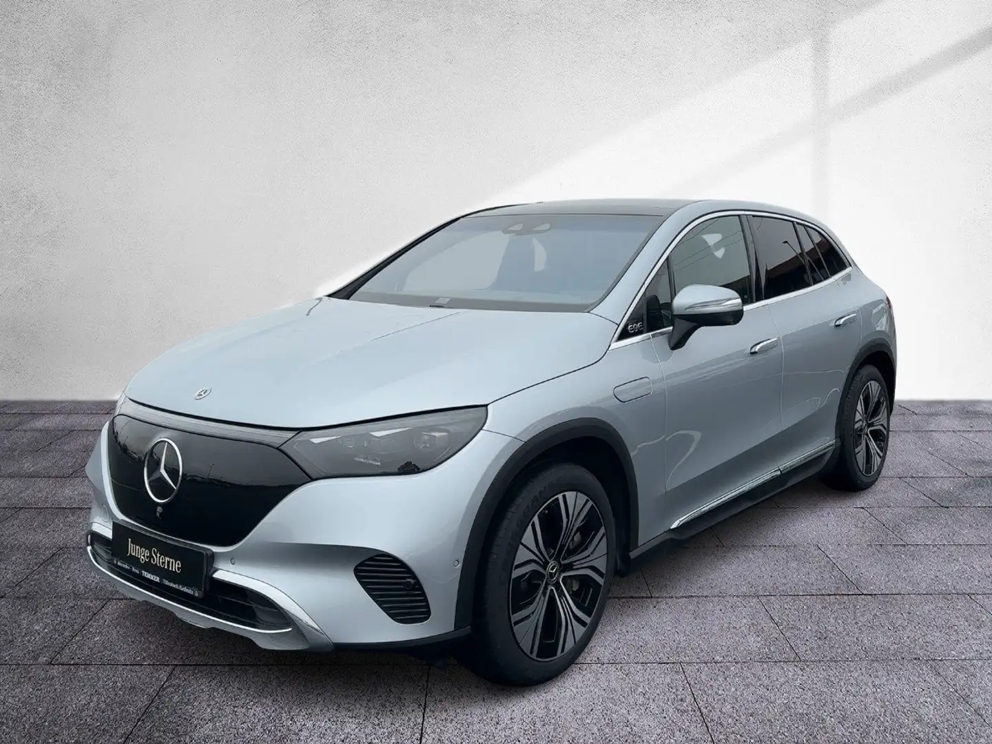 Mercedes-Benz EQE SUV EQE 350 4MATIC SUV NP: 117.906 Prem Distr AIR HUD Argent - 2