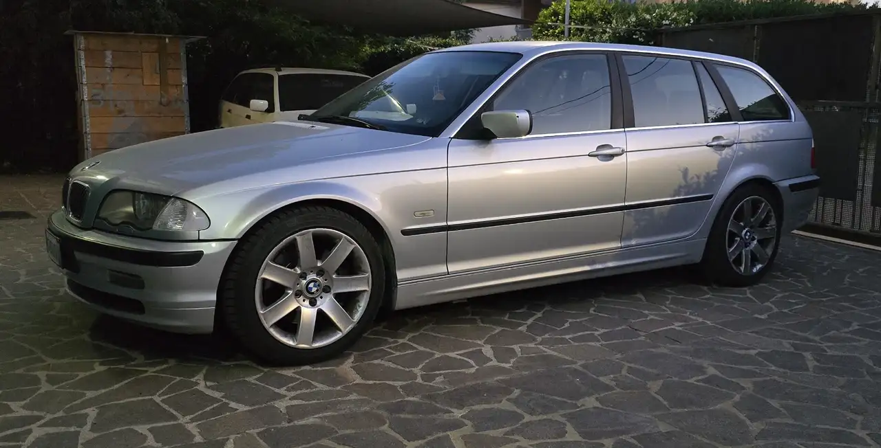 BMW 330i Touring Gpl, foto 4