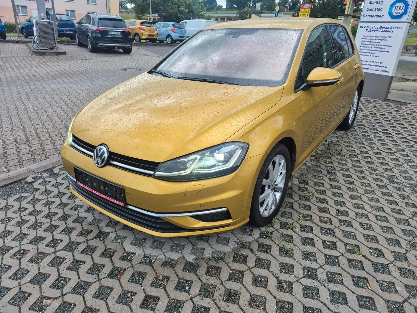 Volkswagen Golf VII Lim. Highline VollLED PDC Sitzhzg Alu Or - 1