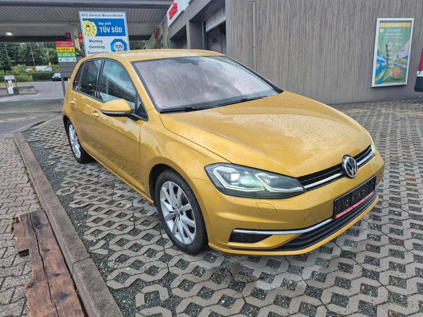 Volkswagen Golf VII Lim. Highline VollLED PDC Sitzhzg Alu Or - 2
