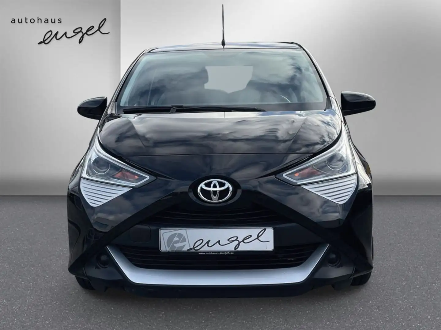 Toyota Aygo X x-shift x-play,AUTOMATIK,KLIMA,BLUETOOTH,USB,ZV, Schwarz - 2