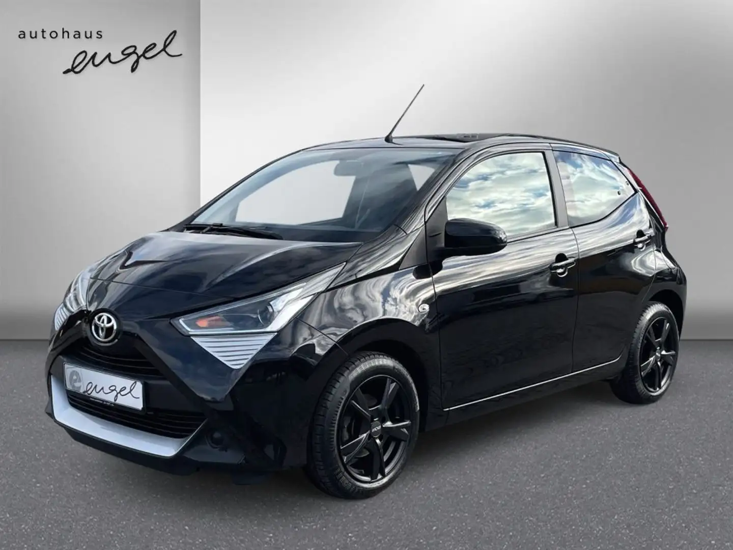 Toyota Aygo X x-shift x-play,AUTOMATIK,KLIMA,BLUETOOTH,USB,ZV, Чорний - 1