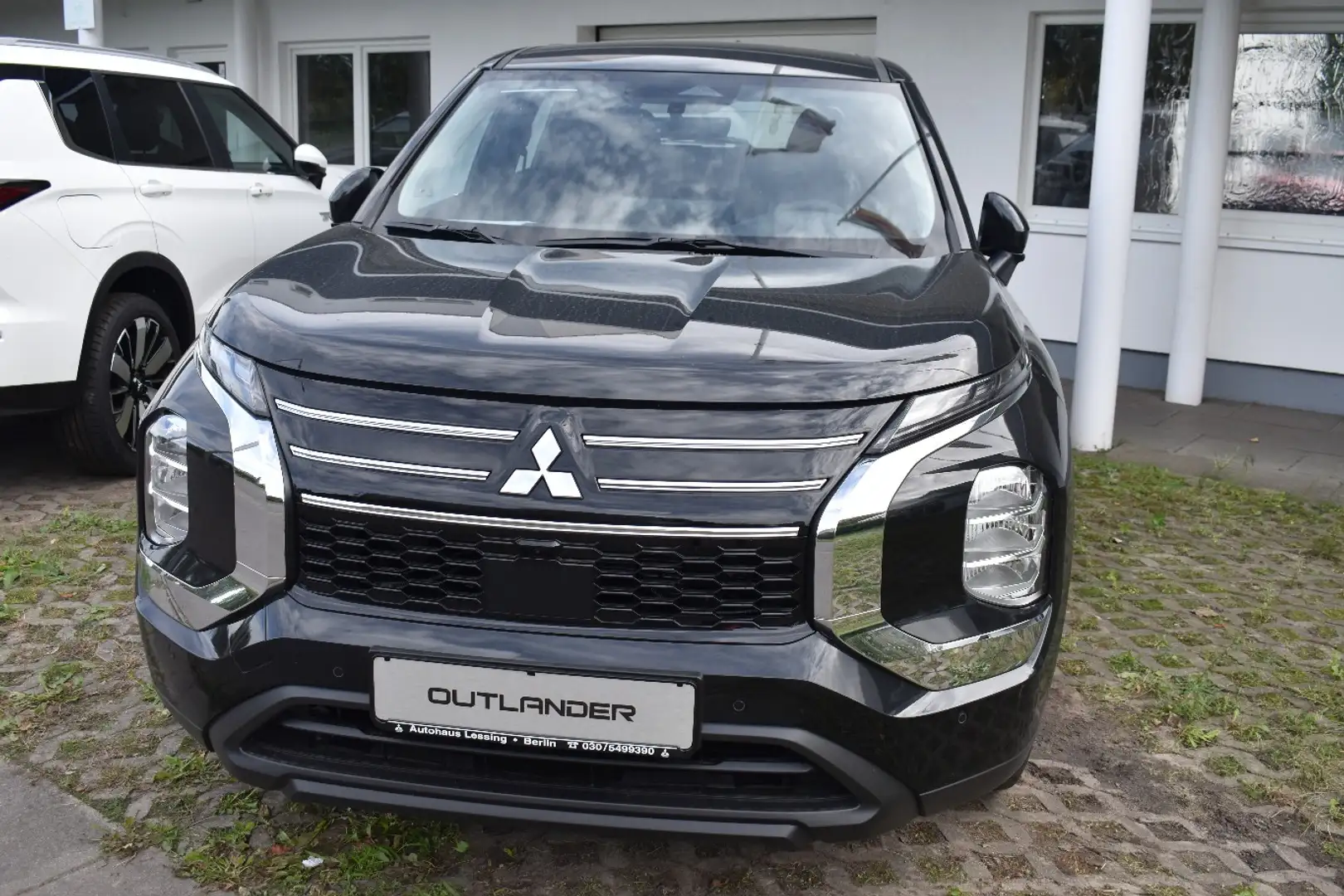 Mitsubishi Outlander 2.4L Polar,Sitzheizung,Standheizung Negro - 2