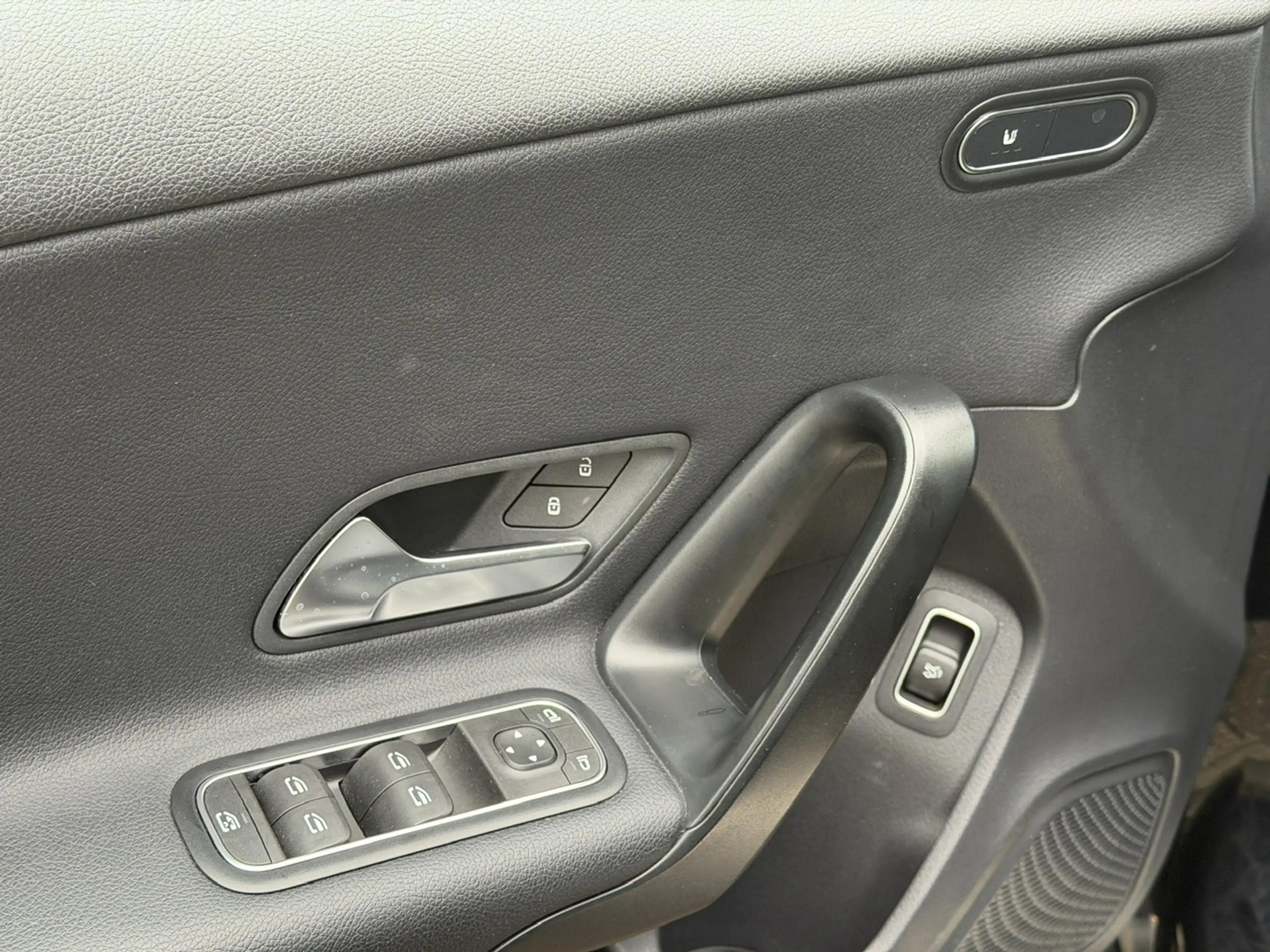 Mercedes-Benz A 200 d 8G-DCT Lim. Entry | RFK | DAB — photo 14