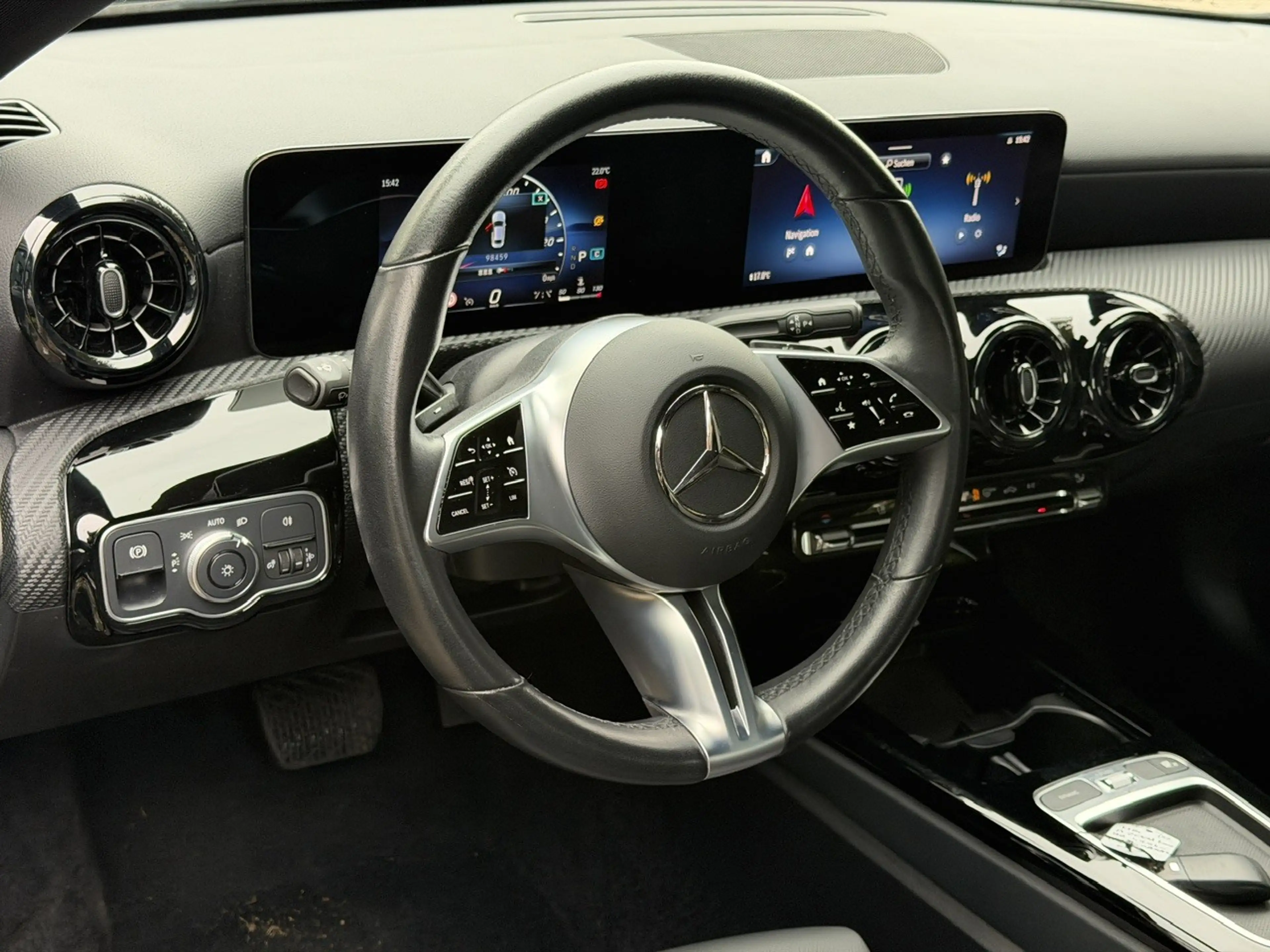 Mercedes-Benz A 200 d 8G-DCT Lim. Entry | RFK | DAB — photo 13