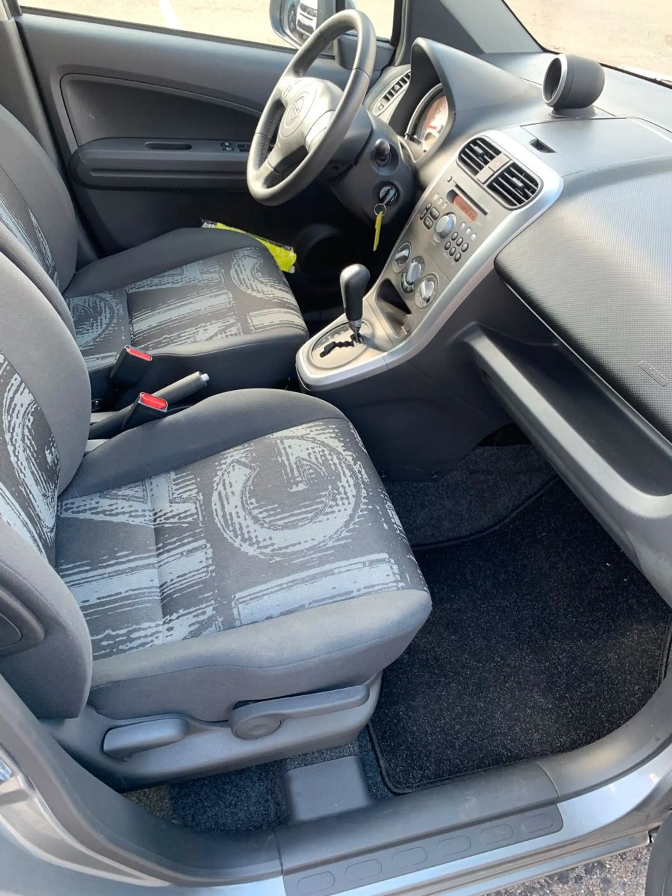 Opel Agila B Edition AUTOMATIK Neuwertiger Zustand — photo 19