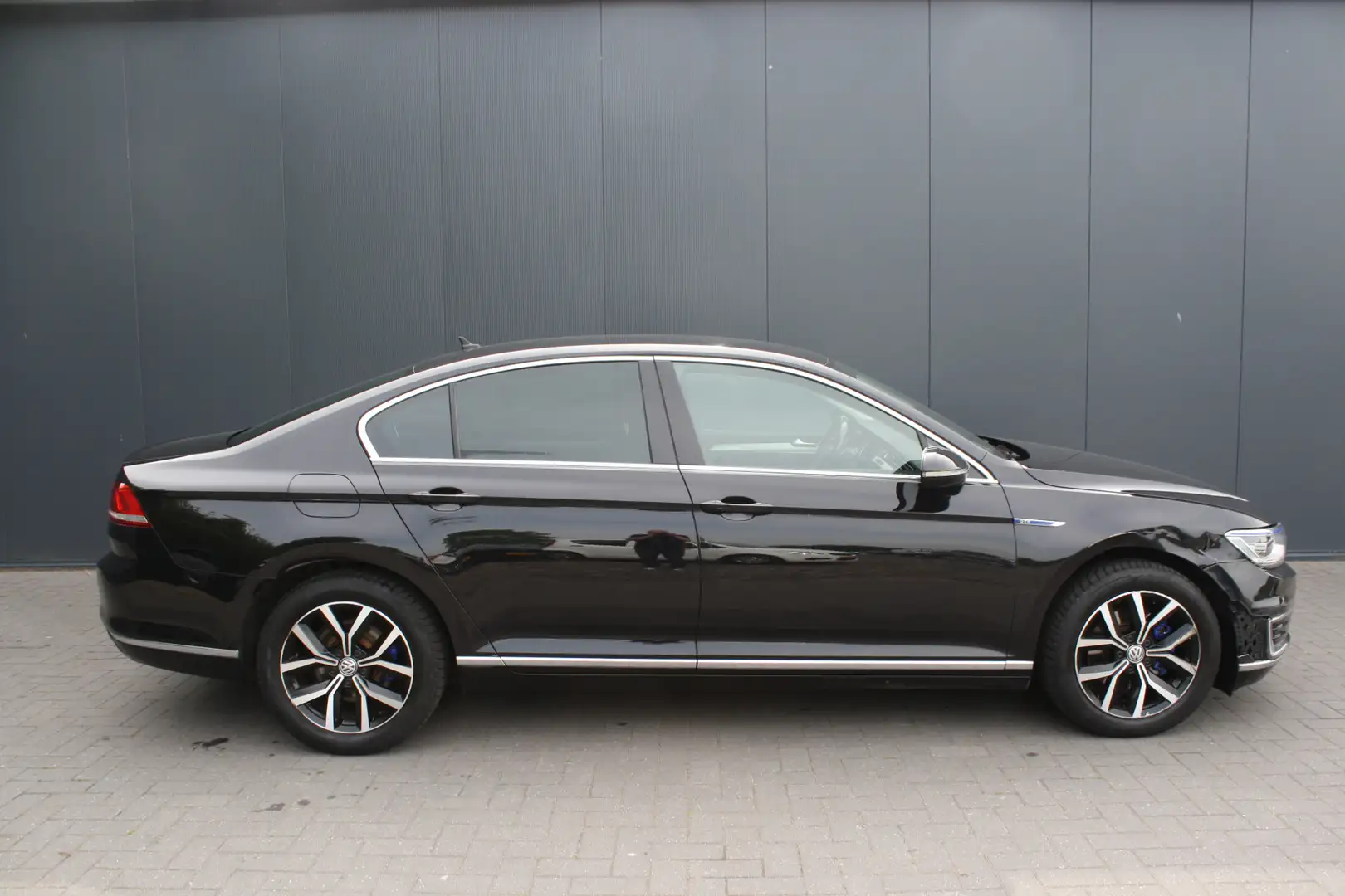 Volkswagen Passat 1.4 TSI GTE Highline NAVIGATIE- CAMERA - LEDEREN S Чорний - 2
