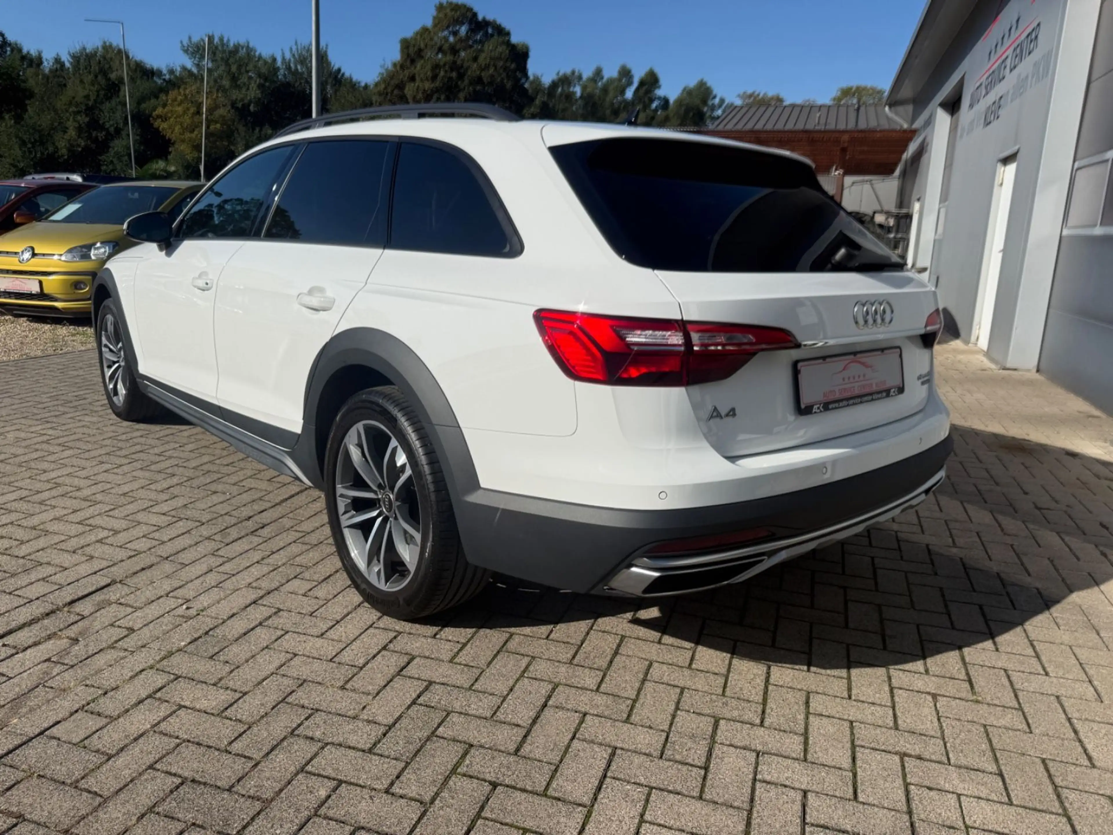 Audi A4 allroad quattro 40 TDI*MMI*ACC*AHK*SHZ*PDC — photo 5