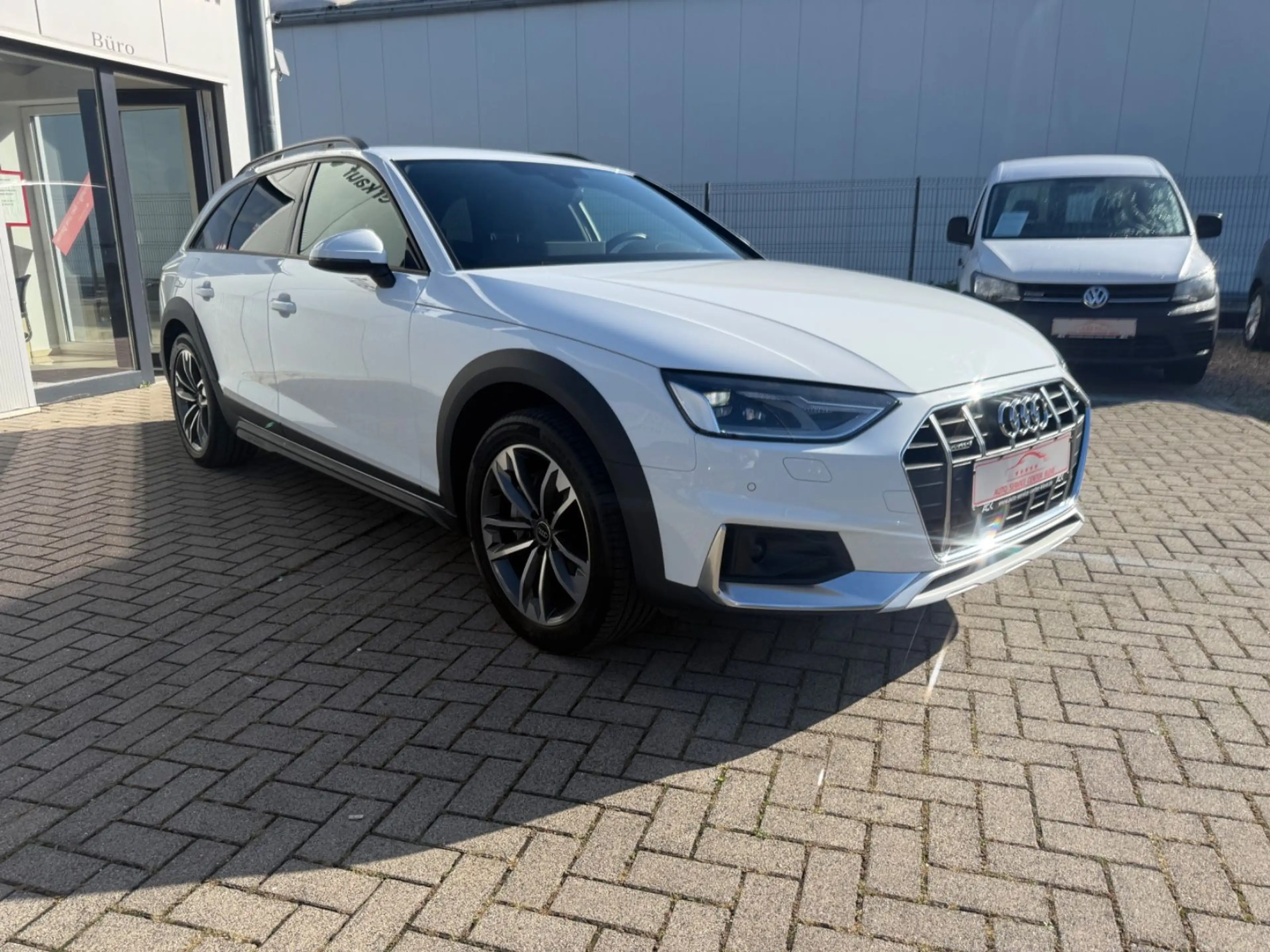 Audi A4 allroad quattro 40 TDI*MMI*ACC*AHK*SHZ*PDC — photo 9