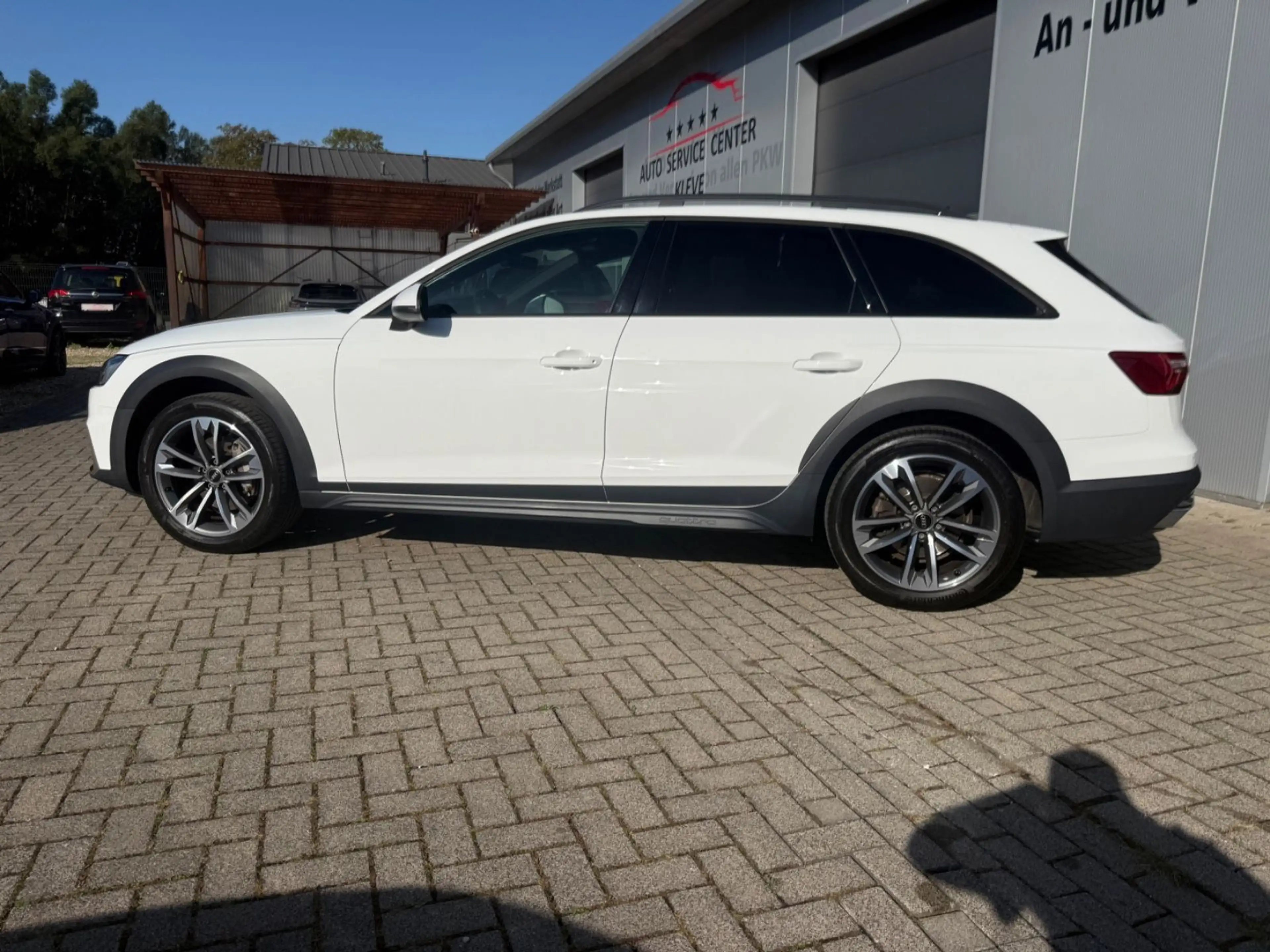 Audi A4 allroad quattro 40 TDI*MMI*ACC*AHK*SHZ*PDC — photo 3